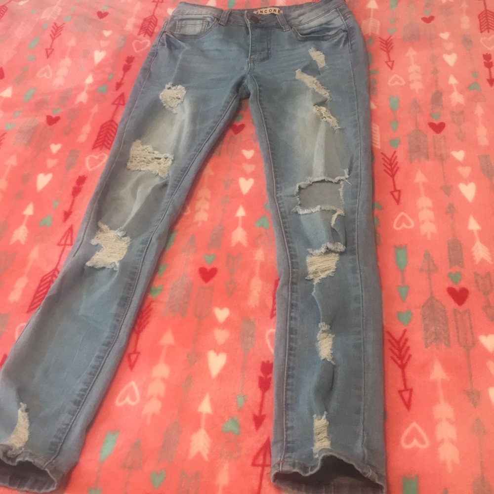 Ripped styled jeans